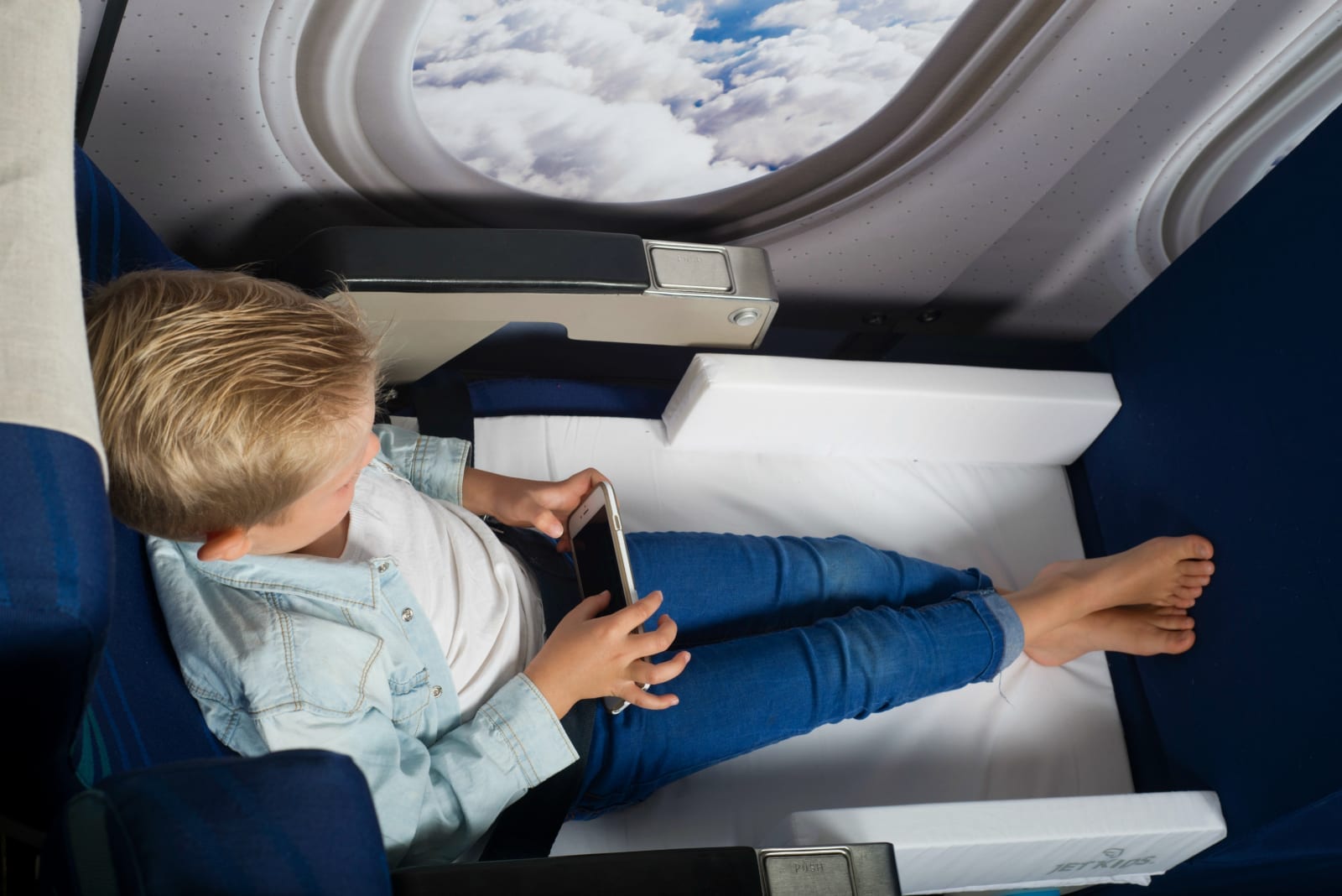 BedBox: Brilliant Kids Luggage Turns Economy Into Business Class