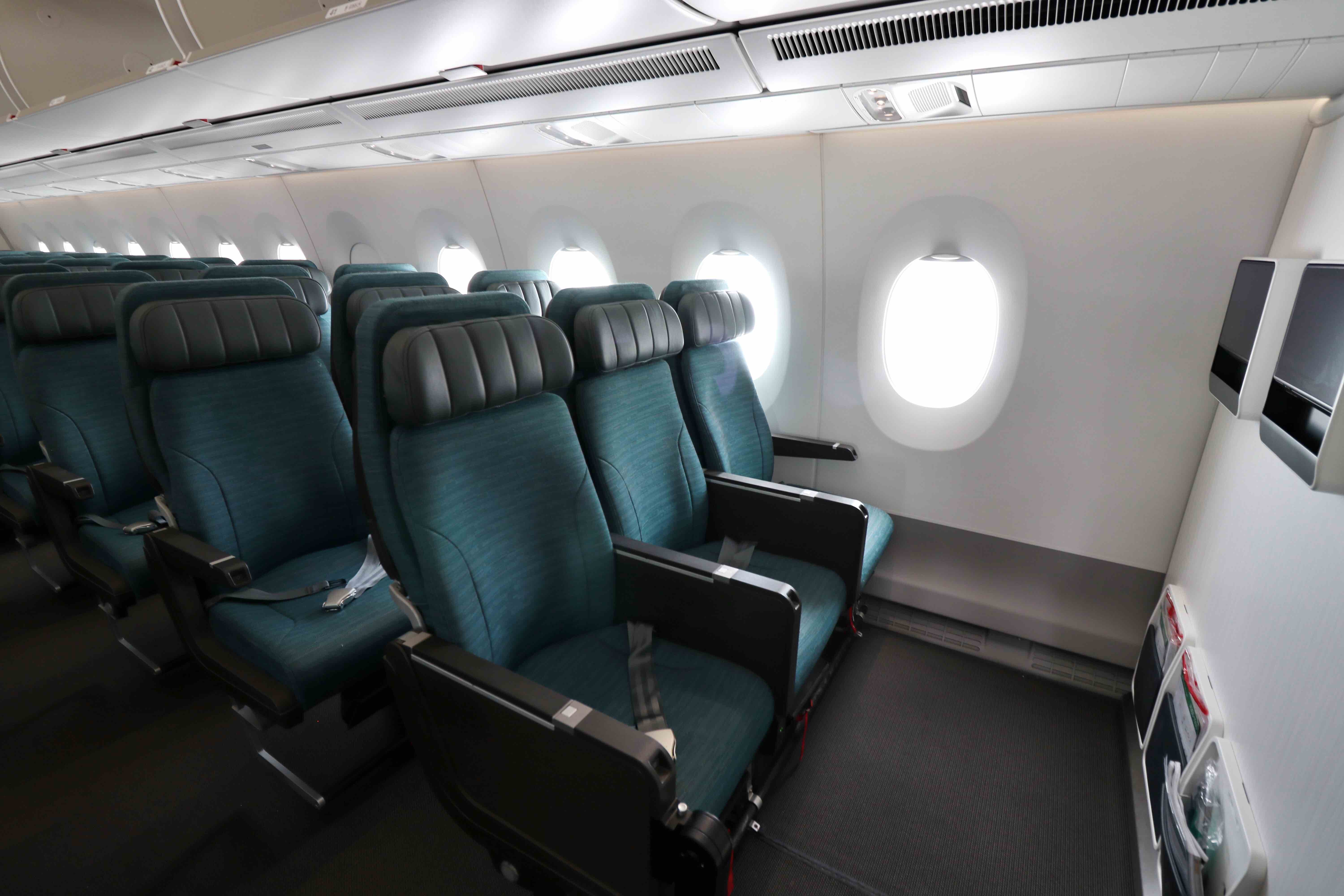 An Inside Look At Cathay Pacific S Airbus A350 1000 Cabins