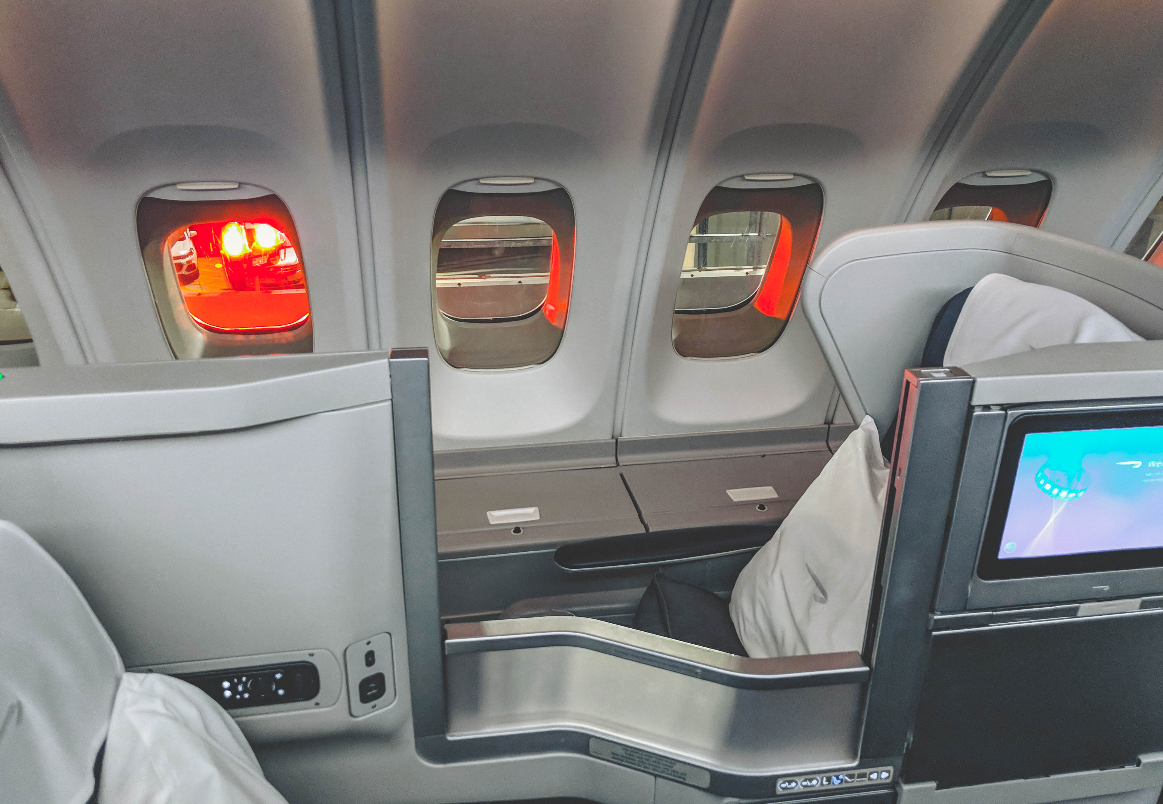 Review British Airways Iconic 747 400 Club World Upper