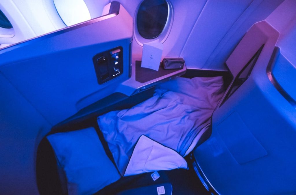 cathay pacific a350 business class bed