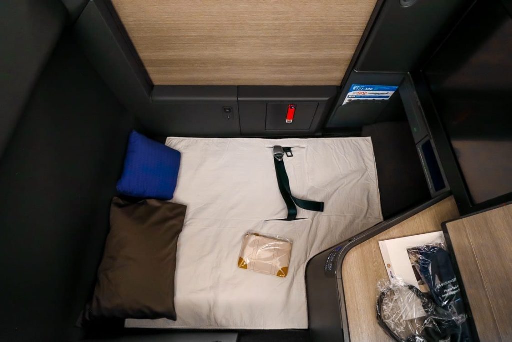 ANA new business class bed