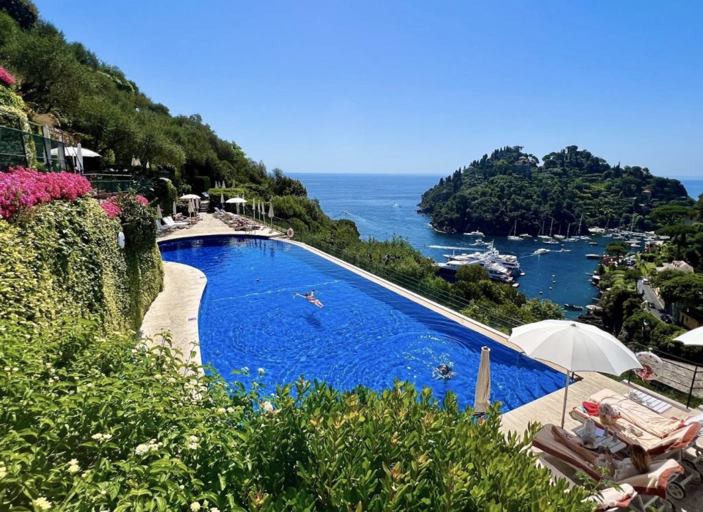 Top 12 Best Swimming Pools in The World - Add to Bucketlist , Vacation Deals