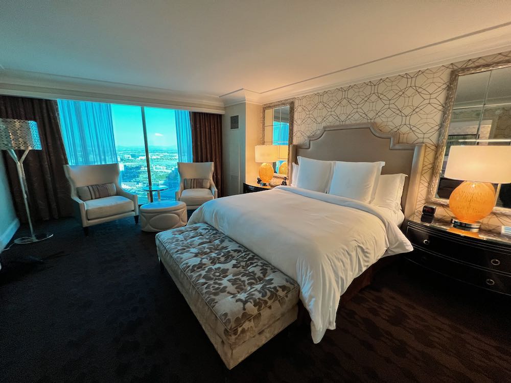 Four Seasons Las Vegas - suite bedroom