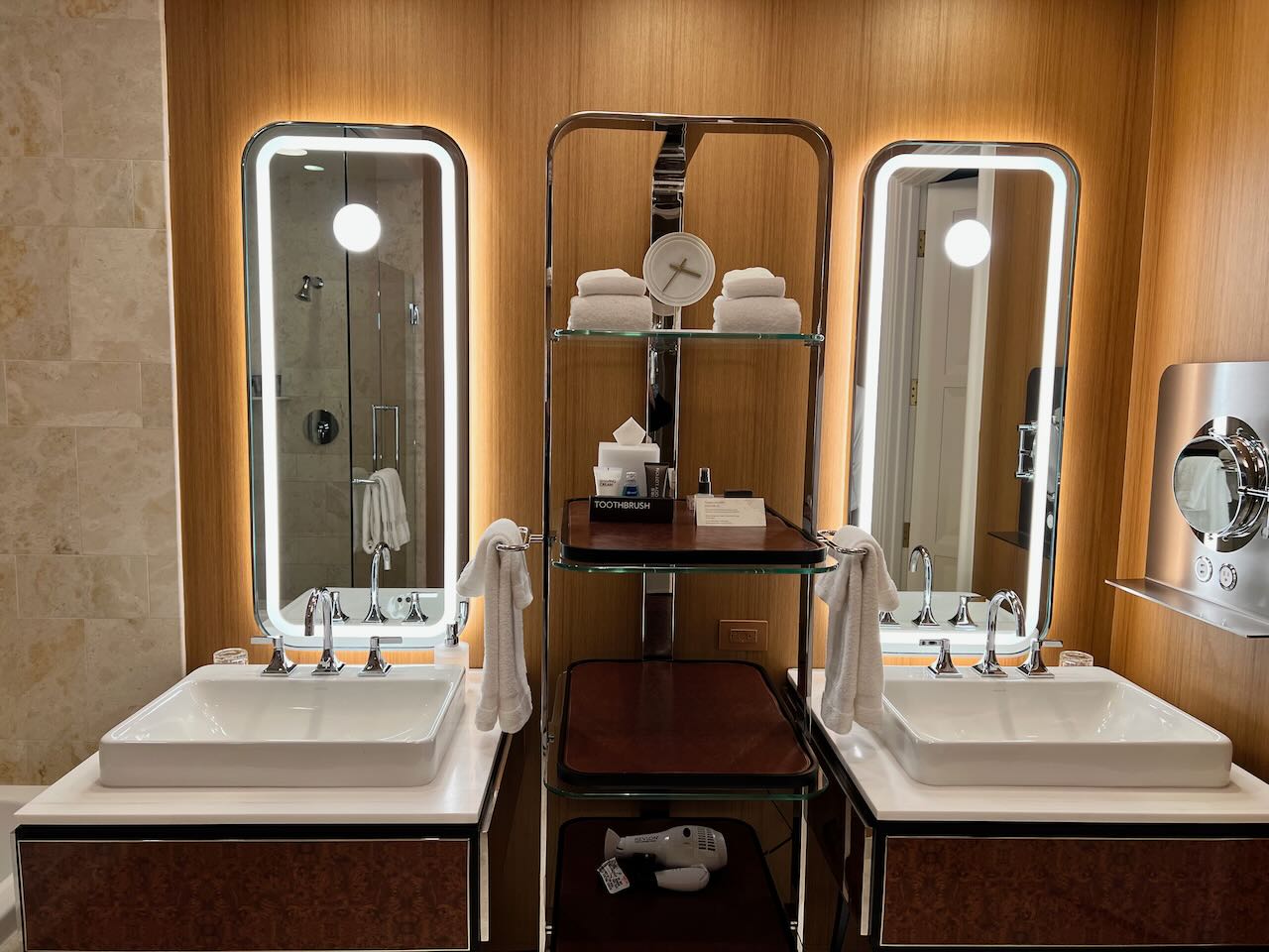 New Wynn Las Vegas Rooms - bathroom sinks